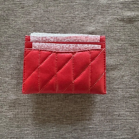 COACH ESSENTIAL RED CARD CASE WITH PILLOW QUILTING - Picture 2 of 2